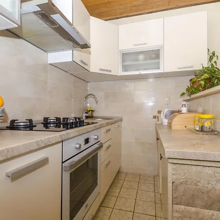 Lile - 30 M From Apartment *